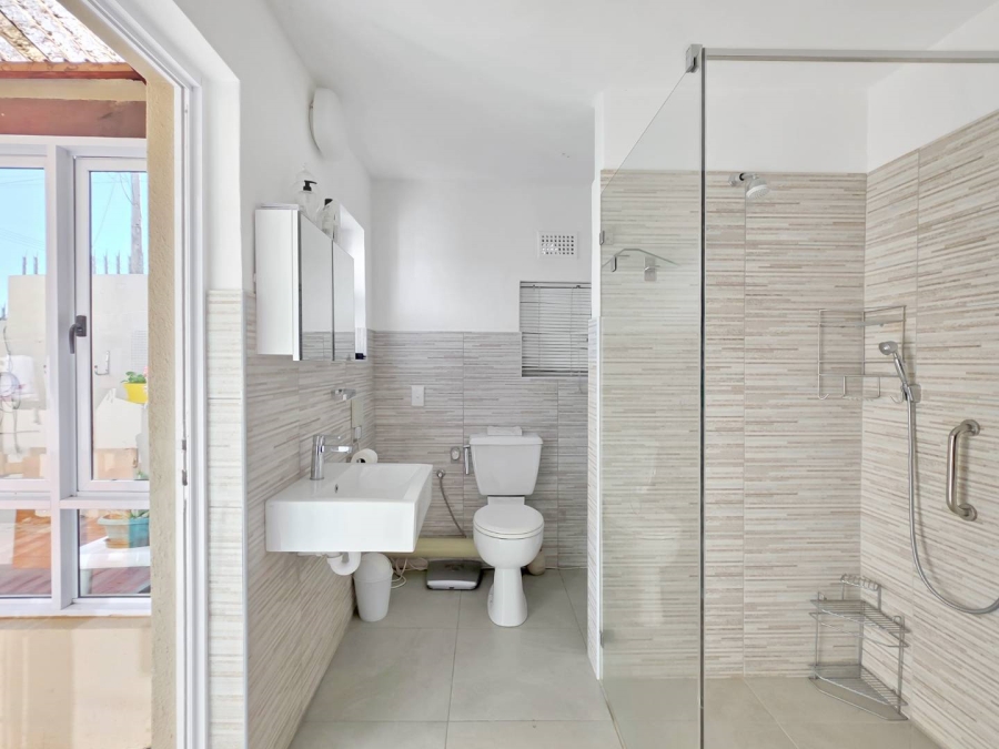 3 Bedroom Property for Sale in Sea Point Western Cape